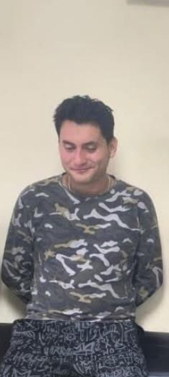 MemesDelMijinOr's tweet image. 2 de los 4 que asesinaron (desmembraron) y abusaron de una joven de 23 años en Ambato se ríen después de ser capturados, porque saben que las leyes son una VERGA y pronto saldrán libres.
Pero eso no te interesa a ti MMVRGA que votaste NO para cambiar las leyes en este país