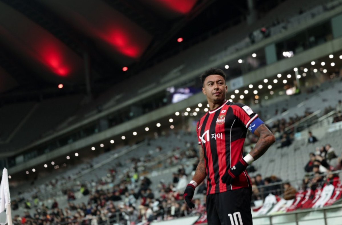 FARATA0's tweet image. ⚠️噂⚠️
FCソウルMFジェシーリンガードは2+1年の契約条項の1年を行使せず契約満了で退団との噂。
#KLeague 

⚠️소문⚠️
FC서울 미드필더 제시린가드는 2+1년 계약 조항의 1년을 행사하지 않아 계약 만료로 퇴단한다는 후문.