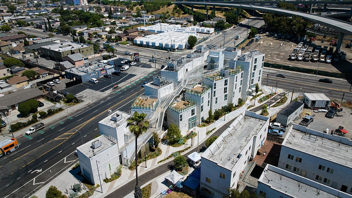 archinect's tweet image. Isla Intersections Supportive Housing &amp;amp; Paseo by Lorcan O&apos;Herlihy Architects [LOHA] (they&apos;re currently hiring on Archinect Jobs!) 📸 Eric Staudenmaier #ArchinectProjects
 
Project details at archinect.com/firms/project/…