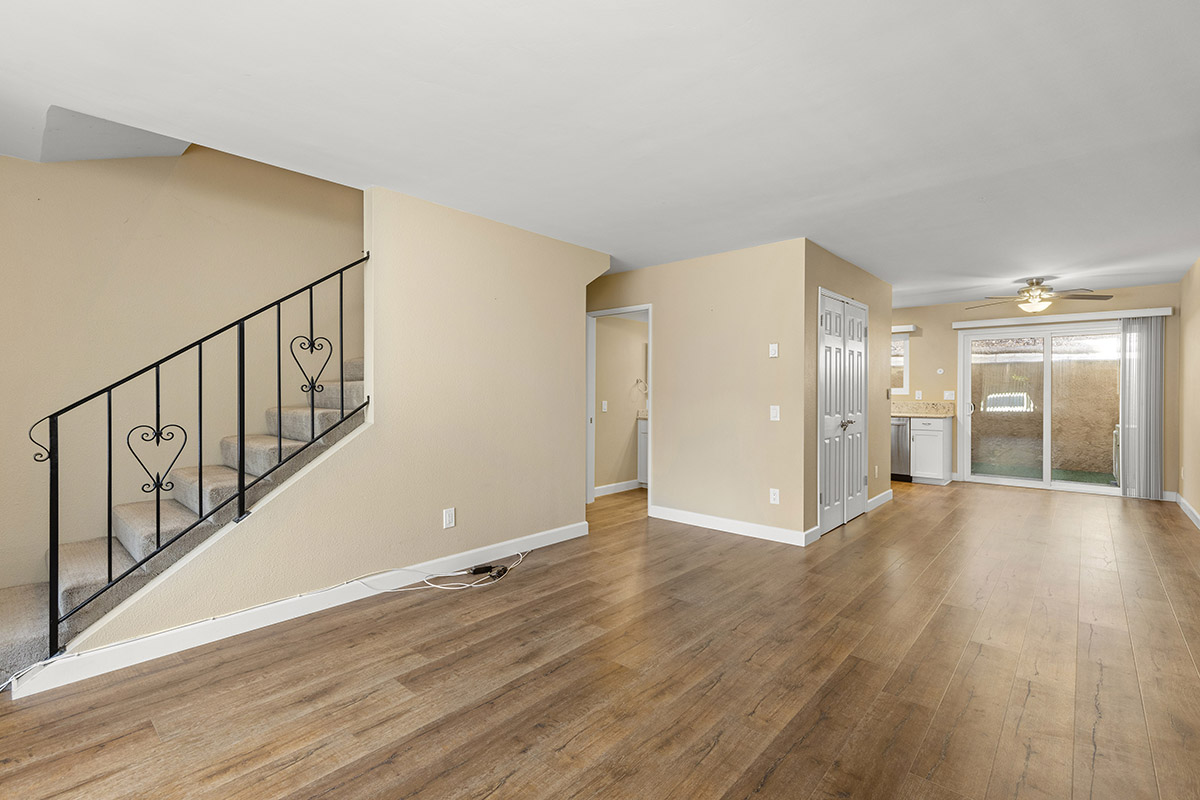 SunnyCoastRPR's tweet photo. 10267 Black Mountain Road - L2 San Diego, CA 92126
This beautiful 2-bedroom home in Mira Mesa is available now. It has 1.5 baths, 1104 sq ft. AC, Pets are ok, Fridge, Washer and Dryer, One assigned parking spot. Go to https://t.co/JCssCScB7l to apply. https://t.co/HWnbKWrqsR