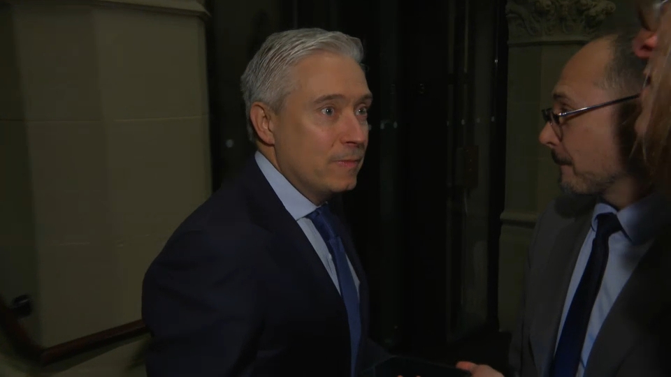 CPAC_TV's tweet image. LIVE:  Ministers speak with reporters after cabinet meeting
➡️ow.ly/Mv0e50XxRJH

EN DIRECT : Des ministres parlent aux journalistes après une réunion du cabinet ministériel
➡️ow.ly/YxPF50XxRJG

#cdnpoli | #polcan