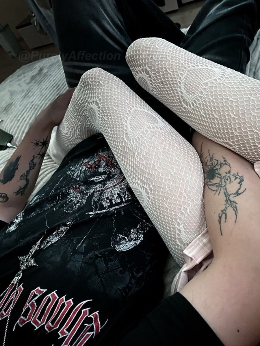 PurelyAffection's tweet image. me and who?