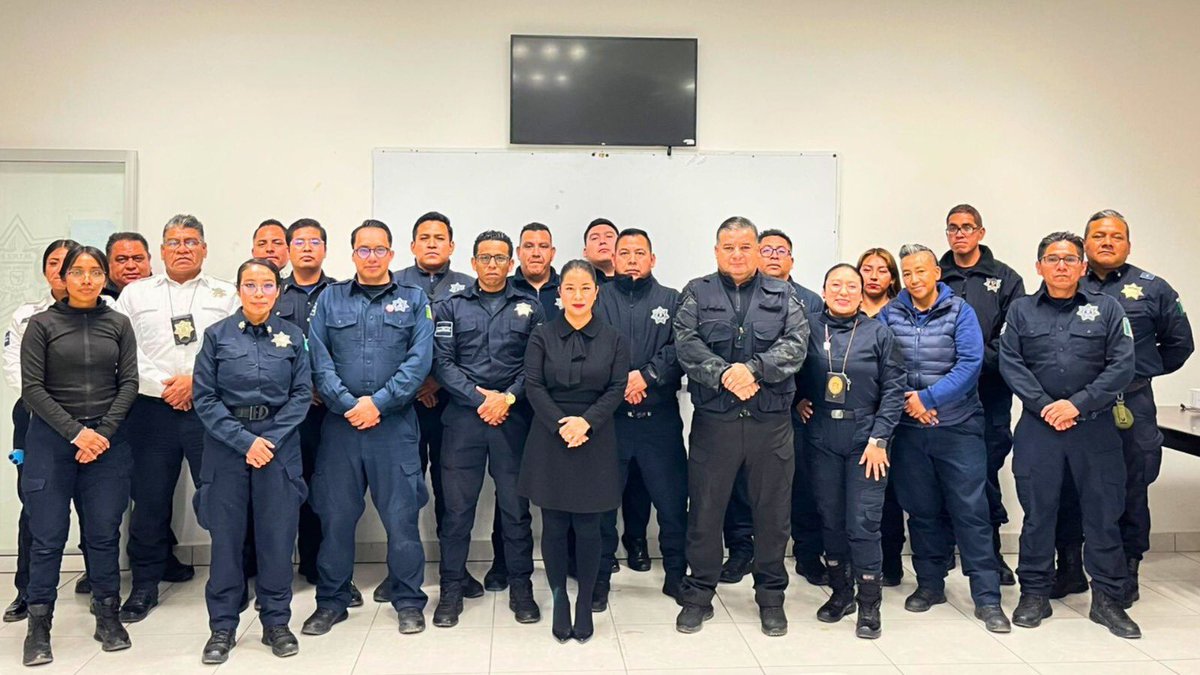 SSPPCSnAndresCH's tweet image. 🔗🎯 Personal de la #SSPPC participó en el curso “Procedimiento del Primer Respondiente y Cadena de Custodia”, impartido por la Universidad de la Policía de Sinaloa. 

🗒️ Se reafirmaron técnicas para preservar escenas y procesar indicios conforme a protocolos nacionales.
