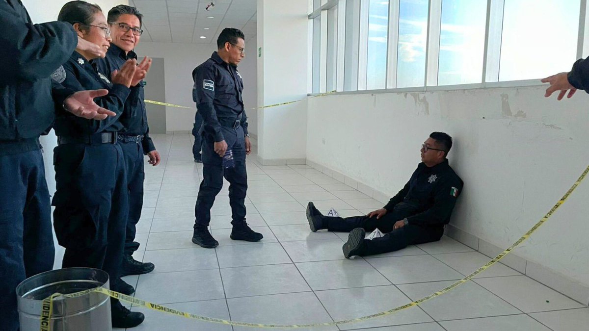 SSPPCSnAndresCH's tweet image. 🔗🎯 Personal de la #SSPPC participó en el curso “Procedimiento del Primer Respondiente y Cadena de Custodia”, impartido por la Universidad de la Policía de Sinaloa. 

🗒️ Se reafirmaron técnicas para preservar escenas y procesar indicios conforme a protocolos nacionales.