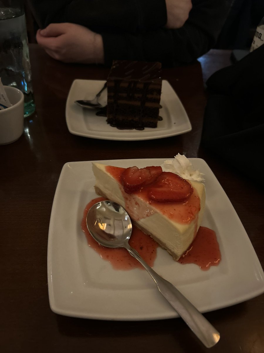 dana_babb_05's tweet photo. My favourite🍰 https://t.co/EWAmEO8Qdc