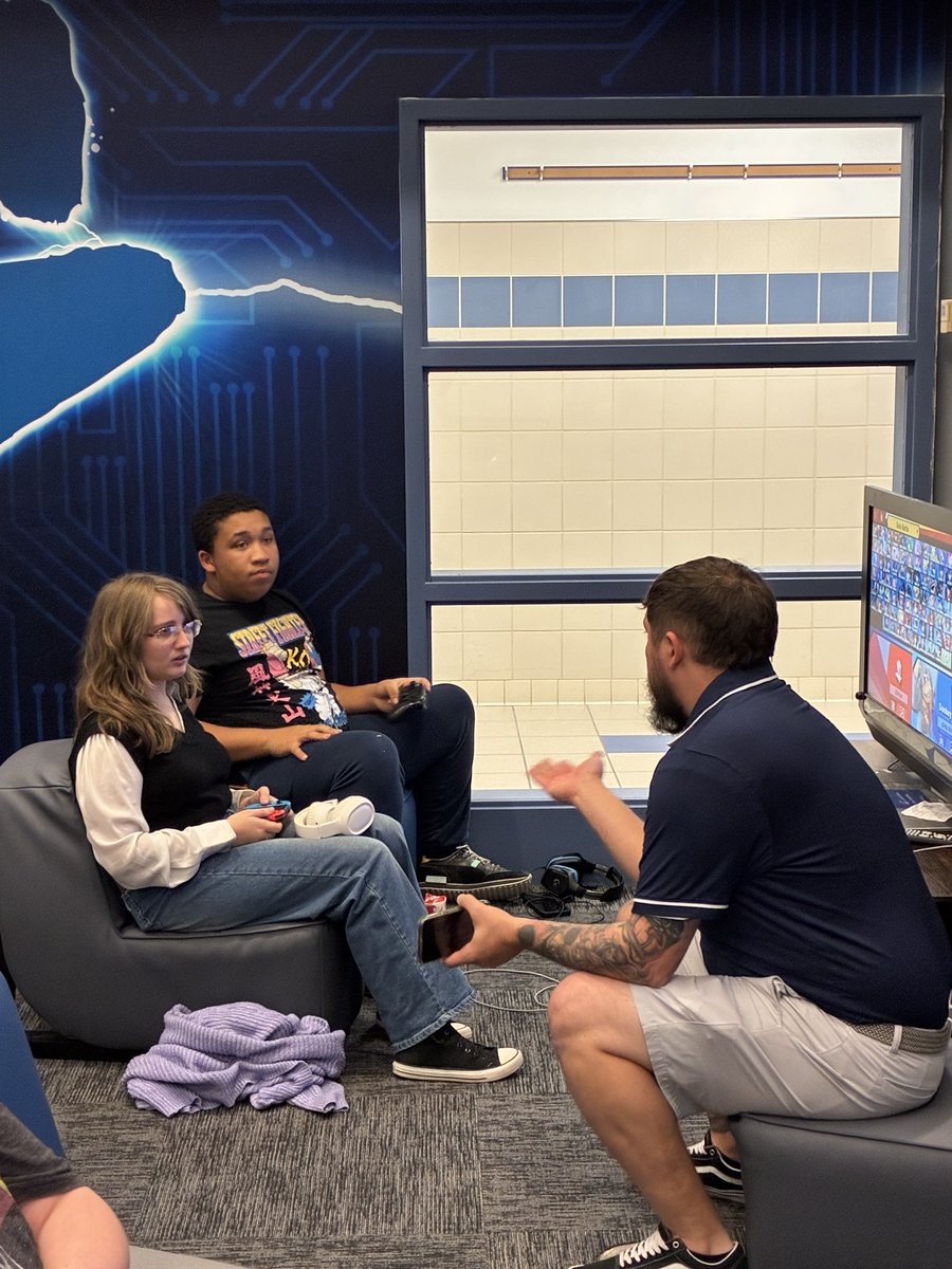 EsportsHillers's tweet photo. We would like to thank Mr. Travis Bolner from Robert Morris University Esports @RMUPAEsports for taking time to talk to our Esports players about RMU and give advice to our players.
@thstrinitypride @Trinity_Hillers @TrinityAreaSD @SamanthaShinsky @TRINITY_MLUCAS https://t.co/bg4tjiSooH