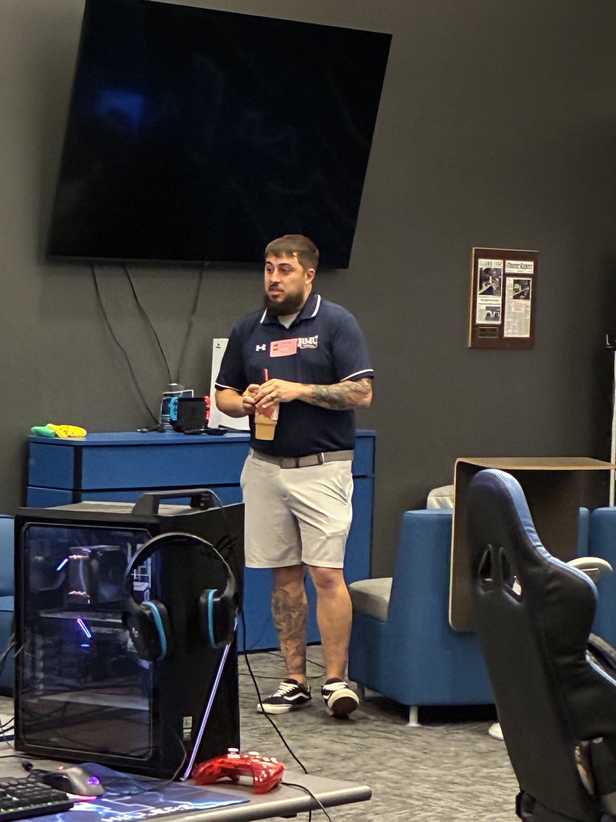 EsportsHillers's tweet photo. We would like to thank Mr. Travis Bolner from Robert Morris University Esports @RMUPAEsports for taking time to talk to our Esports players about RMU and give advice to our players.
@thstrinitypride @Trinity_Hillers @TrinityAreaSD @SamanthaShinsky @TRINITY_MLUCAS https://t.co/bg4tjiSooH