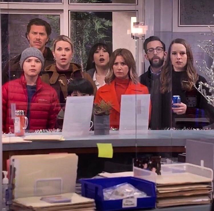 ThrowbackTisx's tweet image. November 25th, 2019: Ashley Tisdale via Instagram

•@hayes_macarthur #SiobhanMurphy #ElizabethHo @RealAdamRose @bridgitmendler