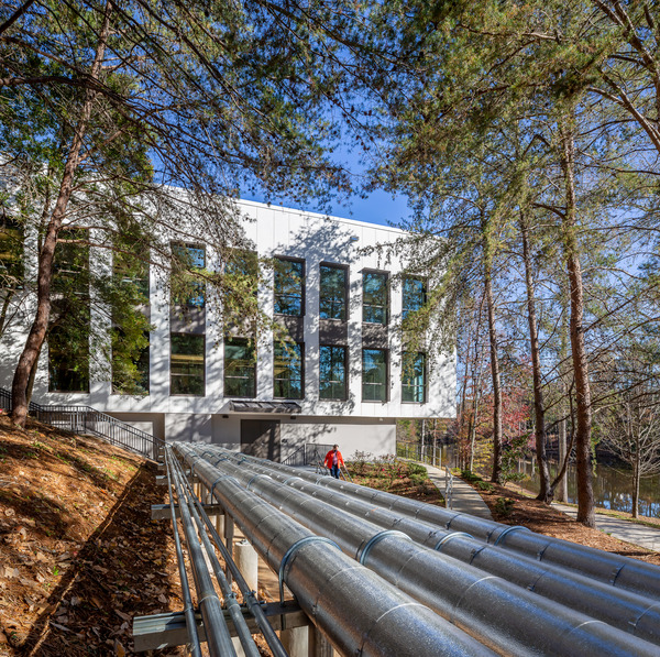 Introba_Inc's tweet image. ASHRAE’s HQ represents a practical path toward low-carbon design. 

Explore how this space was reimagined to support human comfort, energy performance, and global impact. ➡️ introba.com/work/projects/… 

#LivingSystems #NetZeroEnergy #ClimateResponsiveDesign #SustainableRetrofit