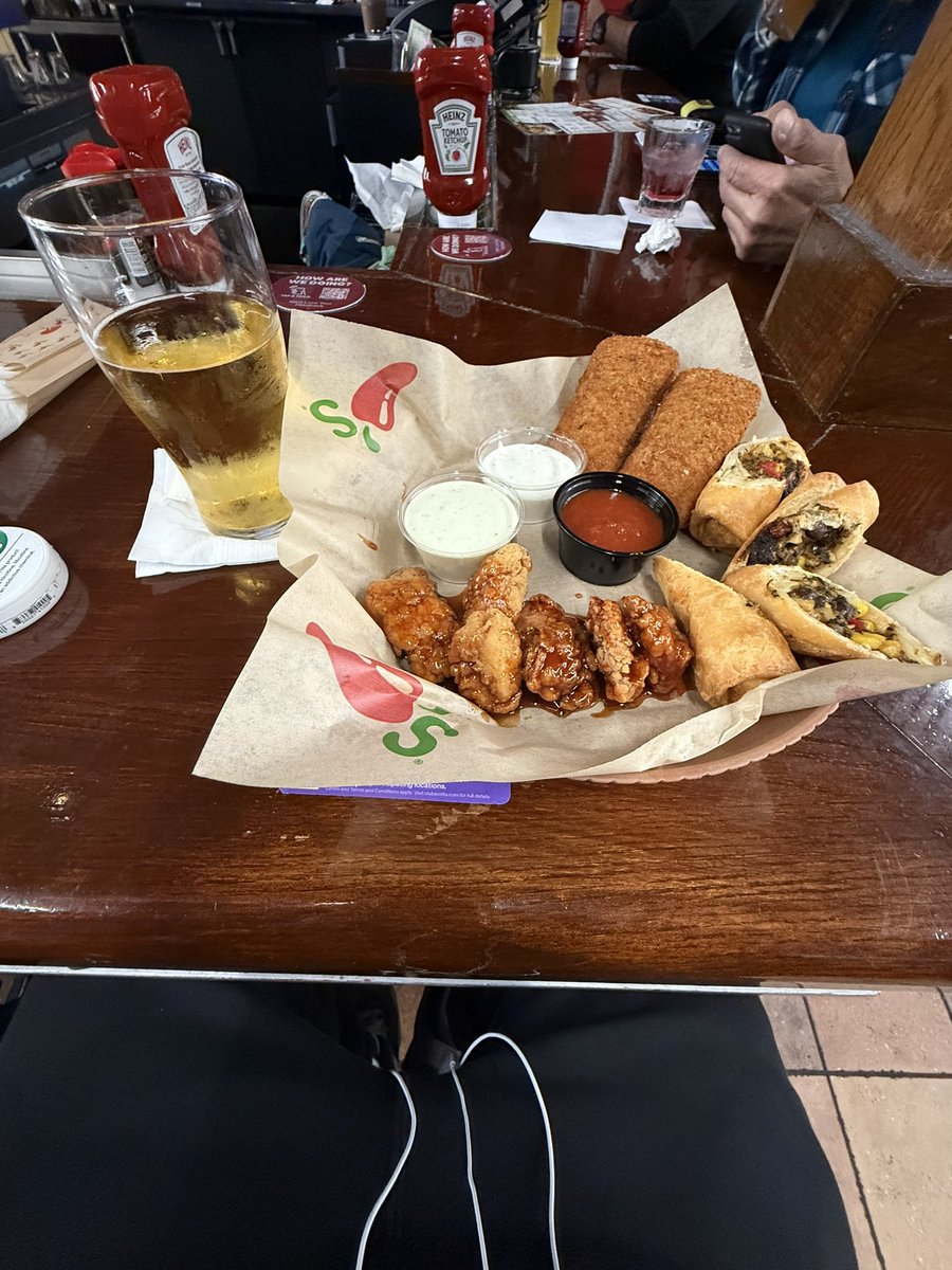 Zaccornelius_'s tweet image. Airport Triple Dipper