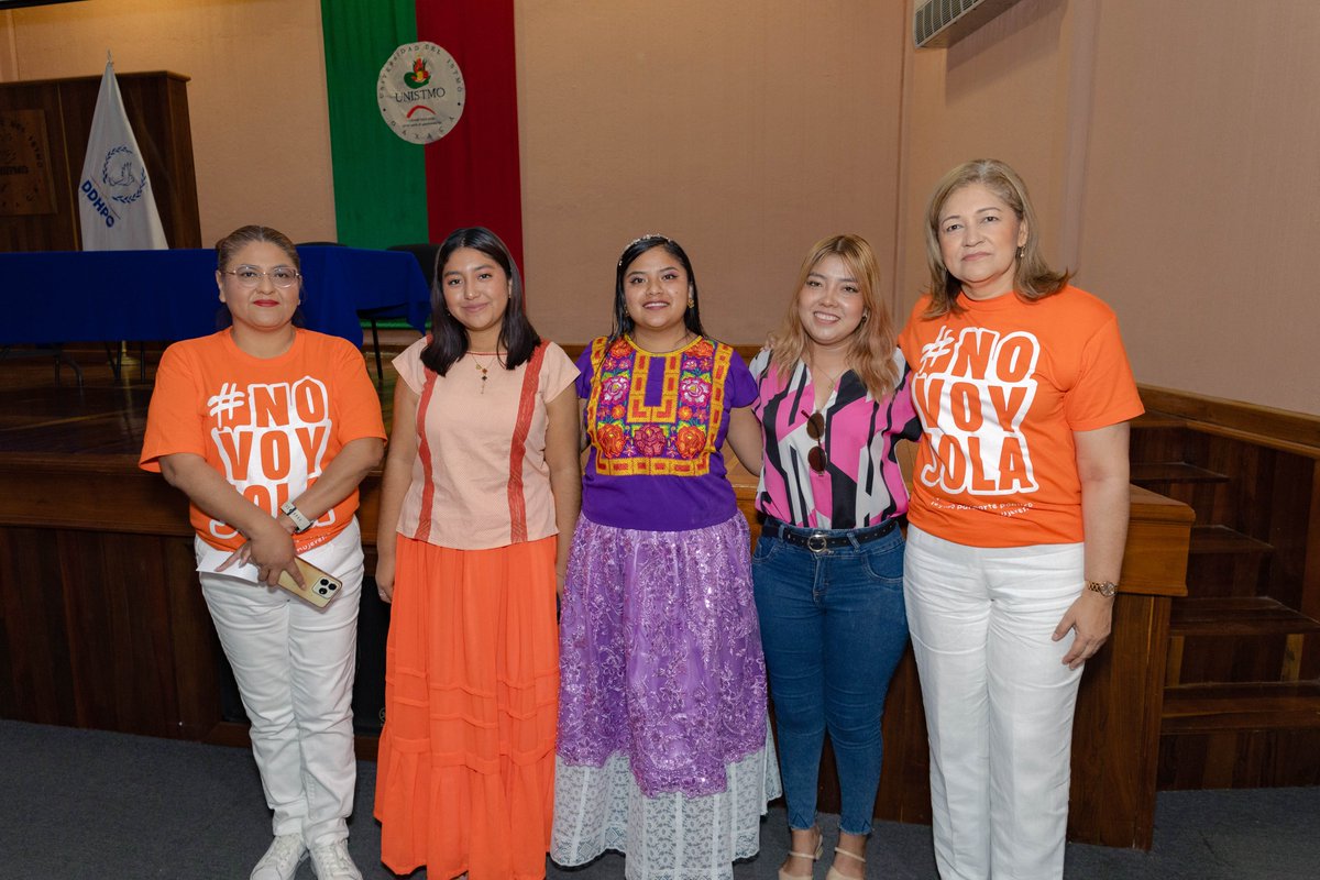 DDHPO's tweet image. En el marco del Día Internacional de la Eliminación de la Violencia contra la Mujer, la Mtra. Elizabeth Lara Rodríguez, Defensora de los Derechos Humanos del Pueblo de Oaxaca, encabezó el inicio de los “16 Días de Activismo contra la Violencia hacia las Mujeres”  (1/6)