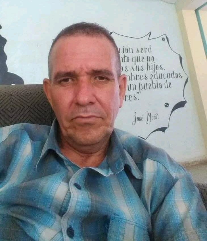 EducPrimBanes's tweet photo. Hoy queremos rendir un merecido homenaje a Armin Reyes García, un profesional incansable cuya entrega y pasión por la educación lo han convertido en un referente para todos los que tenemos el privilegio de trabajar a su lado. https://t.co/ooeXlsdSRq