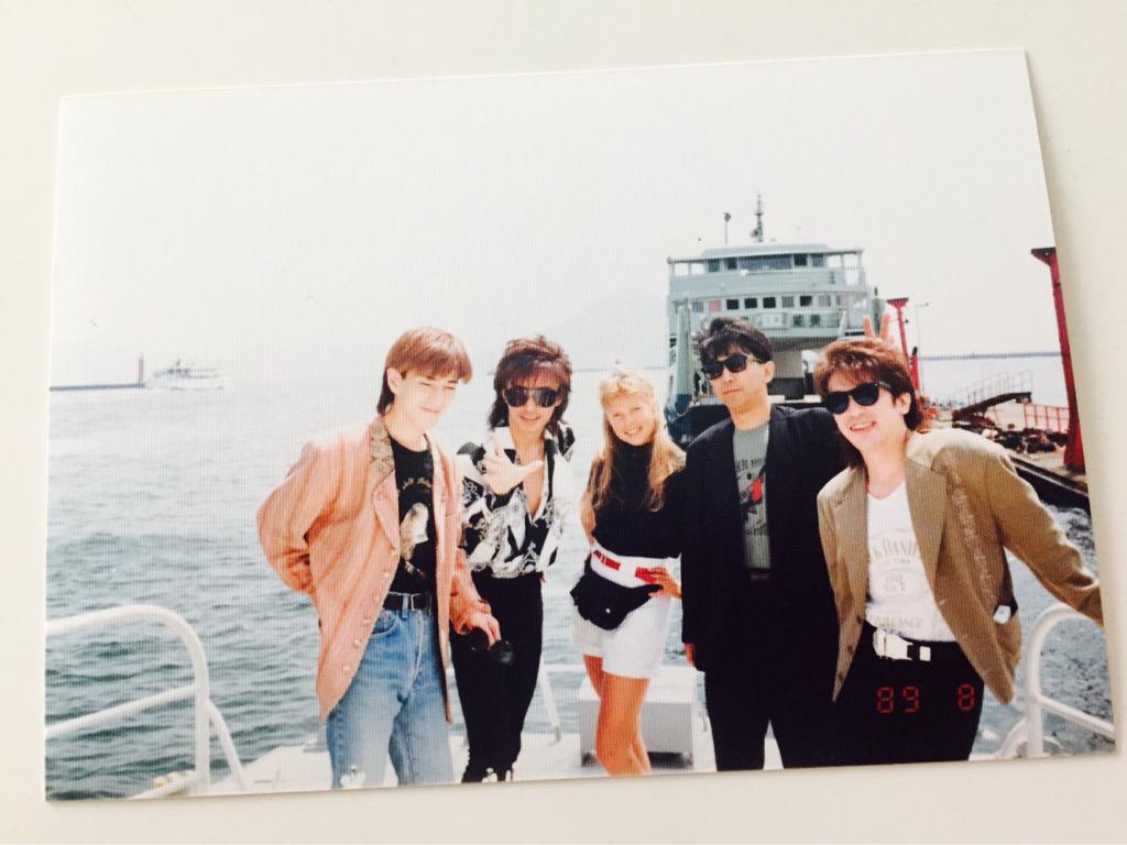 beckymikitty's tweet image. グッモーニンエブリFANKS ☀️😃❗
11月26日はいいチームの日
3人のチームワークは言わずもがな、#TMNETWORK はサポートメンバーとのチームワークがMaximum最高なのよ
バックじゃないのサポートなの(これ重要)
サポートって言い方したのはTMが初じゃない？
みんな楽しそうにわちゃわちゃがヨキなのよ