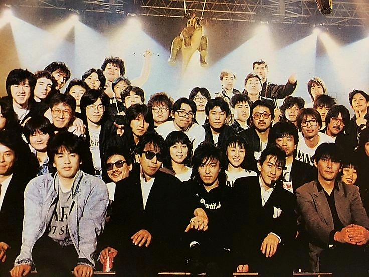 beckymikitty's tweet image. グッモーニンエブリFANKS ☀️😃❗
11月26日はいいチームの日
3人のチームワークは言わずもがな、#TMNETWORK はサポートメンバーとのチームワークがMaximum最高なのよ
バックじゃないのサポートなの(これ重要)
サポートって言い方したのはTMが初じゃない？
みんな楽しそうにわちゃわちゃがヨキなのよ