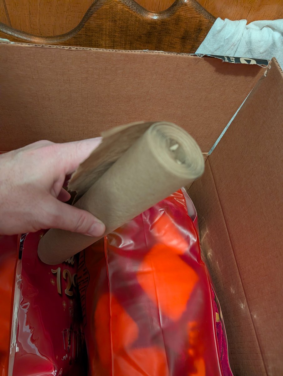 Stoned_Knightly's tweet image. #Amazon #AmazonWaste a whole roll of paper to prevent an outfit from rattling in a box, plus sending it in two boxes when it does in one #Waste