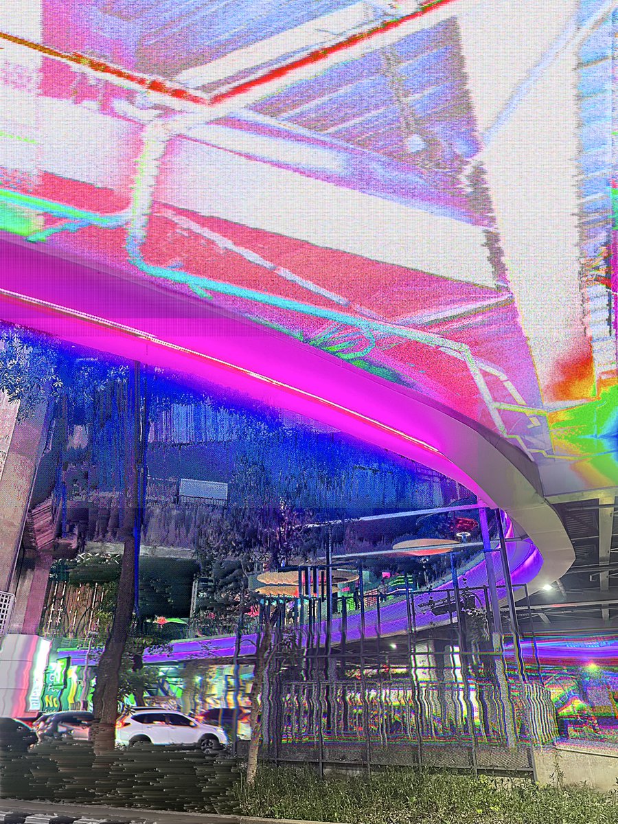 iamglitchypixel's tweet photo. @DesignResource_ glitch art https://t.co/WuzdSNmx7q