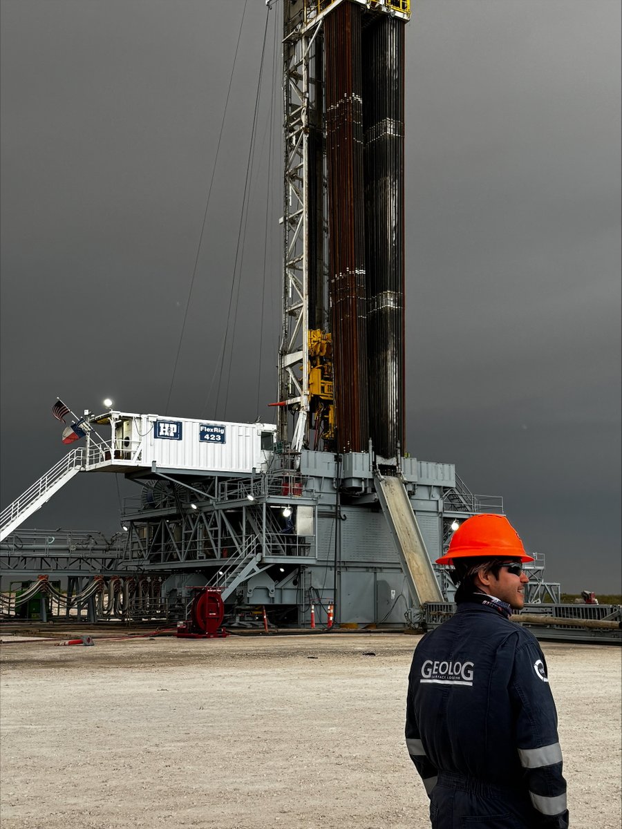 _geolog's tweet photo. Storm rolling in, data still on point.
GEOLOG is more than “just mud logging” – real-time insight, geochem and digital brains on the rig.

#GEOLOG #OilandGas #AdvanceSolutions #RigLife #Texas #Oilfield #Drilling #Wellsite #Energy https://t.co/xgfCAhdwmi