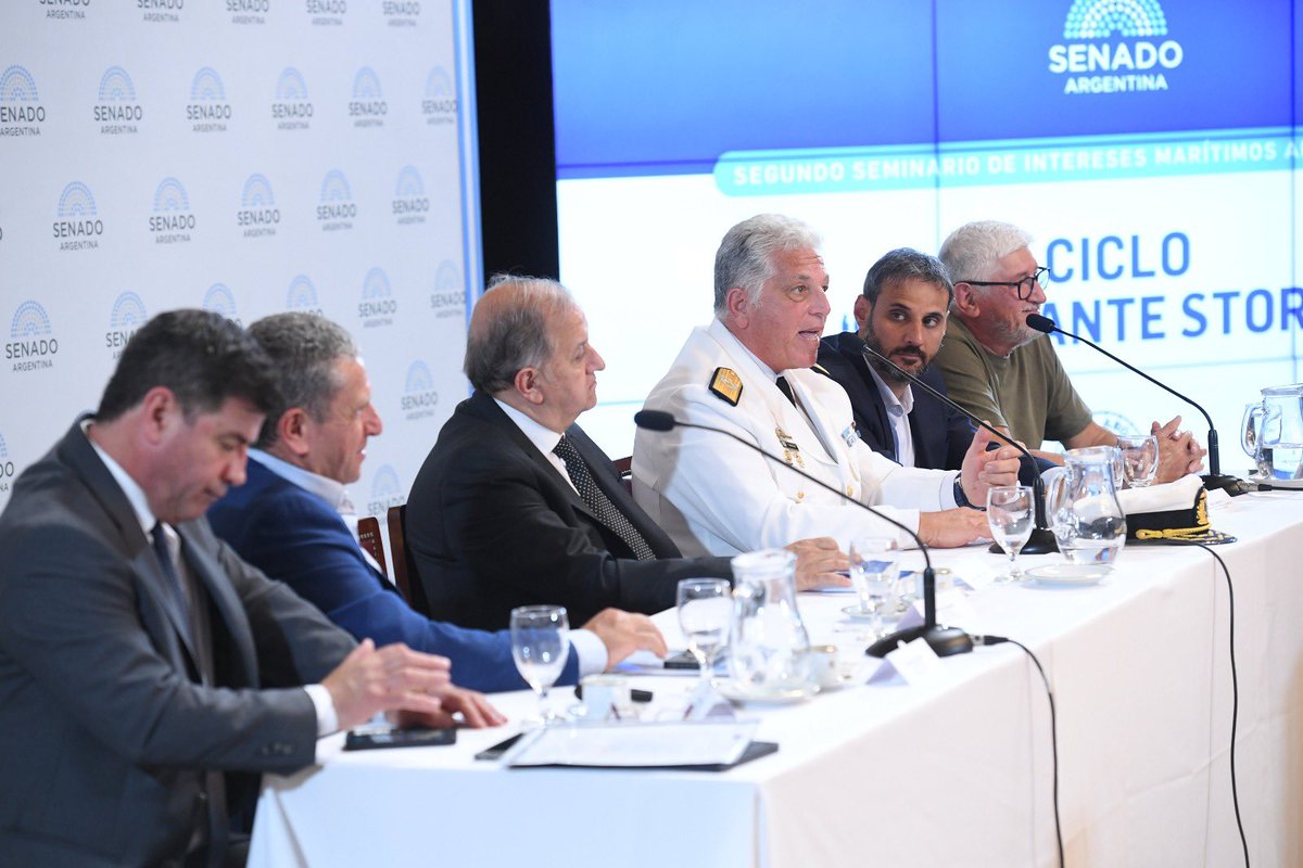 Participé del Seminario de Intereses Marítimos Argentinos 2025, en el Salón Azul del Senado, una oportunidad para profundizar sobre los temas que impactan directamente en la pesca y en su desarrollo. En el panel pudimos hablar sobre la realidad del sector, los desafíos que