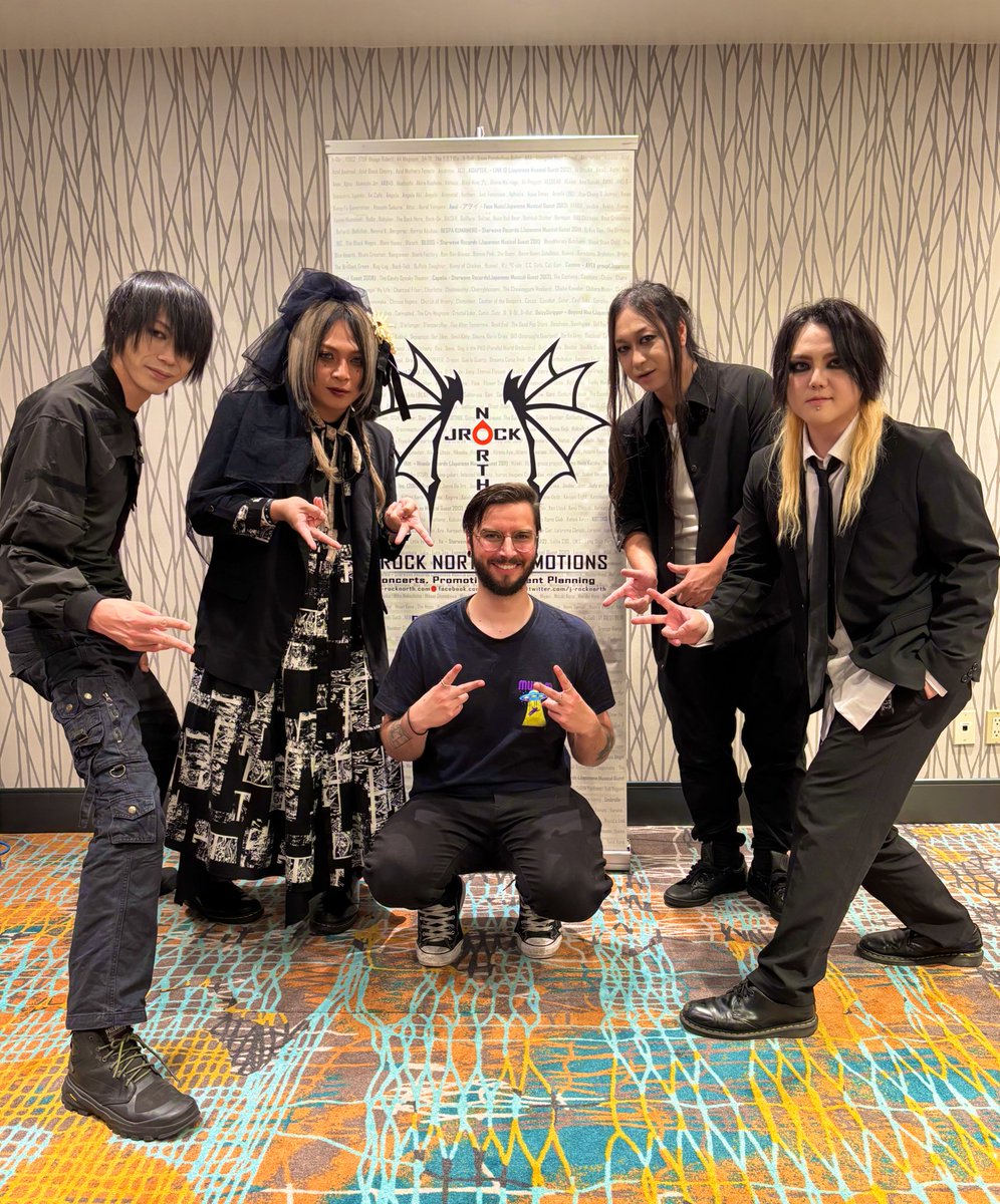ryan__mac's tweet photo. I got the opportunity to sit down and interview @umbrella_DATA before their performance at JMFest in October! 🤟😁 They are very friendly and talented people!! I highly recommend you check them out thank you @jrocknorth  for setting this up! #umbrella 
https://t.co/5Hk5xmoBuA https://t.co/A9HYlUJCeE
