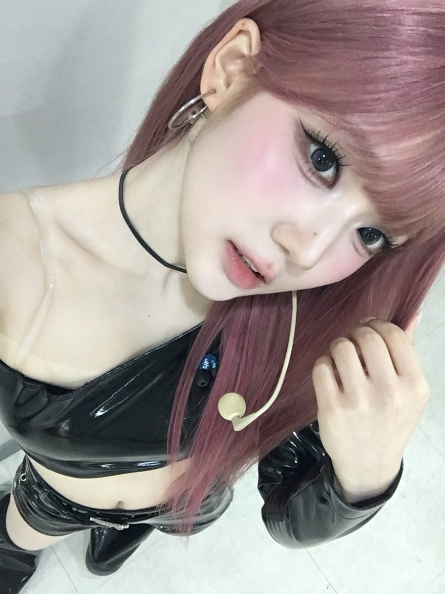 tripleSPicBot's tweet image. #SEOYEON #윤서연