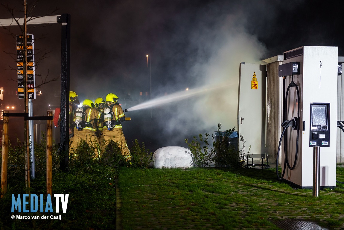 Brand in transformatorhuis veroorzaakt rook en stroomuitval in Maasdijk
