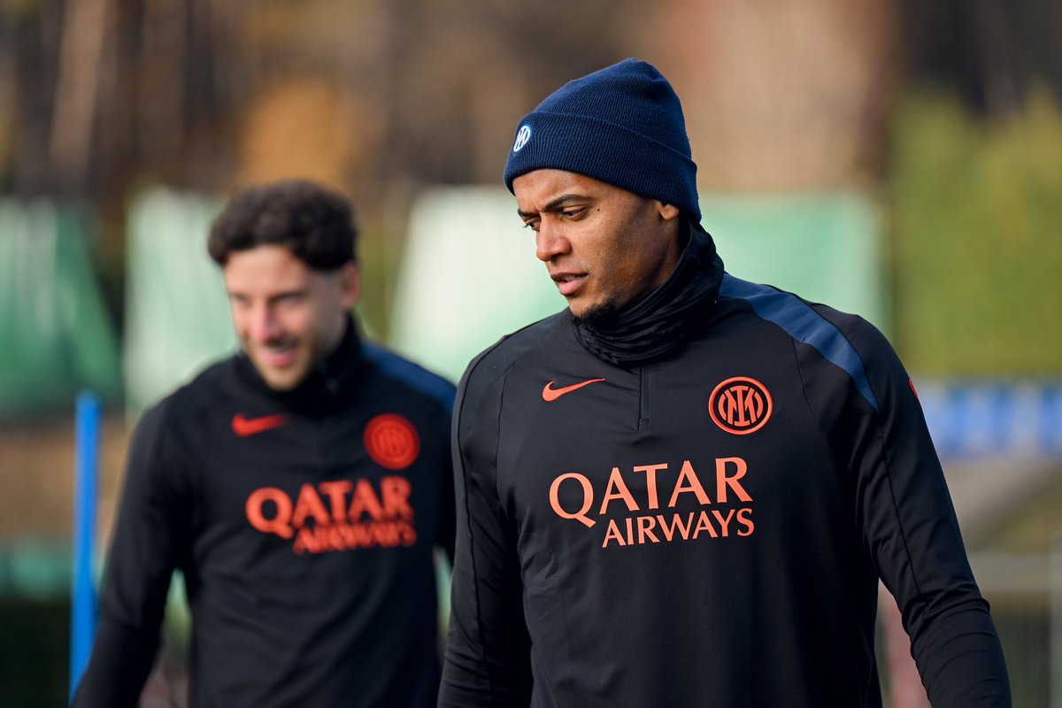 bashqali10's tweet image. تدريبات الإنتر قبل السفر الى مدريد 
🩶🧡