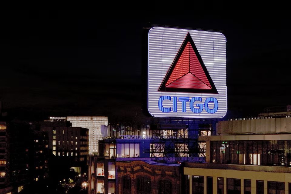 ReporteYa's tweet image. #25Nov #CITGO 
Un juez de EE.UU. aprobó la oferta de $5,9 mil millones de una filial de Elliott Investment Management para controlar PDV Holding, matriz de Citgo Petroleum, séptima refinería más grande de EE.UU. 

La operación aún requiere aprobación de la OFAC y otros…