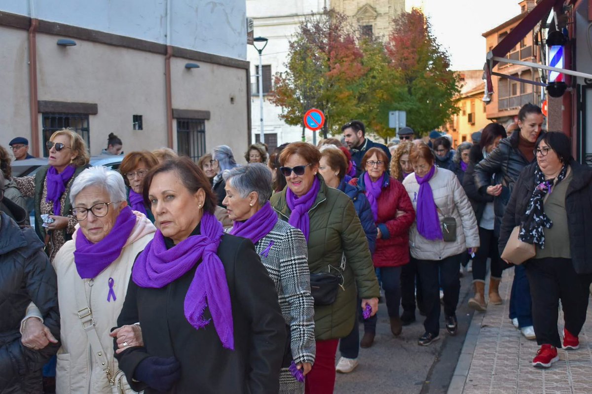 RodrigoMoreras's tweet photo. Salimos a las calles, volvemos al Parque Ana Orantes este #25N porque la violencia sobre las mujeres sigue entre nosotros y nosotras y no podemos invisibilizarla. #NiUnaMenos https://t.co/oFAHTMKr7f