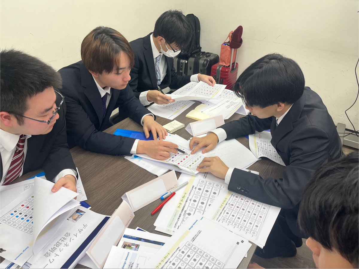 5151SKK's tweet image. ITスペシャルエンジニアコース2年生が、11/19～11/21の3日間で東京研修を行いました！

1日目 チームラボプラネッツでデジタルアートを体験✨
2日目 ETロボコンチャンピオンシップ大会で本校システム3年生を応援＆EdgeTech見学🤖
3日目 デザイン・ネットワーク株式会社様の企業説明＆ワークショップ💡