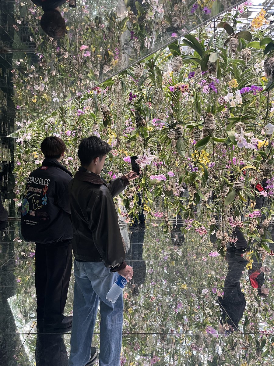 5151SKK's tweet image. ITスペシャルエンジニアコース2年生が、11/19～11/21の3日間で東京研修を行いました！

1日目 チームラボプラネッツでデジタルアートを体験✨
2日目 ETロボコンチャンピオンシップ大会で本校システム3年生を応援＆EdgeTech見学🤖
3日目 デザイン・ネットワーク株式会社様の企業説明＆ワークショップ💡