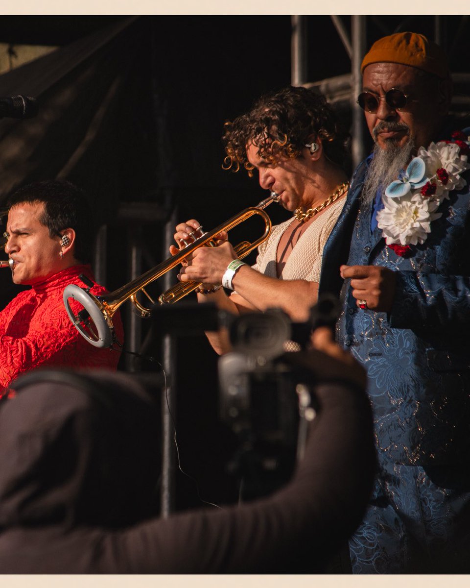 todoindierock's tweet image. La agrupación @orquestadeliovaldez estuvo presente en el escenario Templo del #TecateComuna 2025 

📸 x @eddysseomx 
🖊️ @apodacabooking | @ApodacaGroup | @TecateComuna | @ocesa_total | @eticket 

#TodoIndieRock