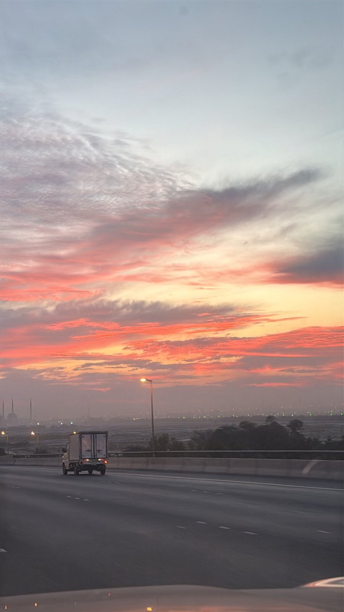 صباح الخير عليكم جميعا 
صبح صبح 🌸✨.