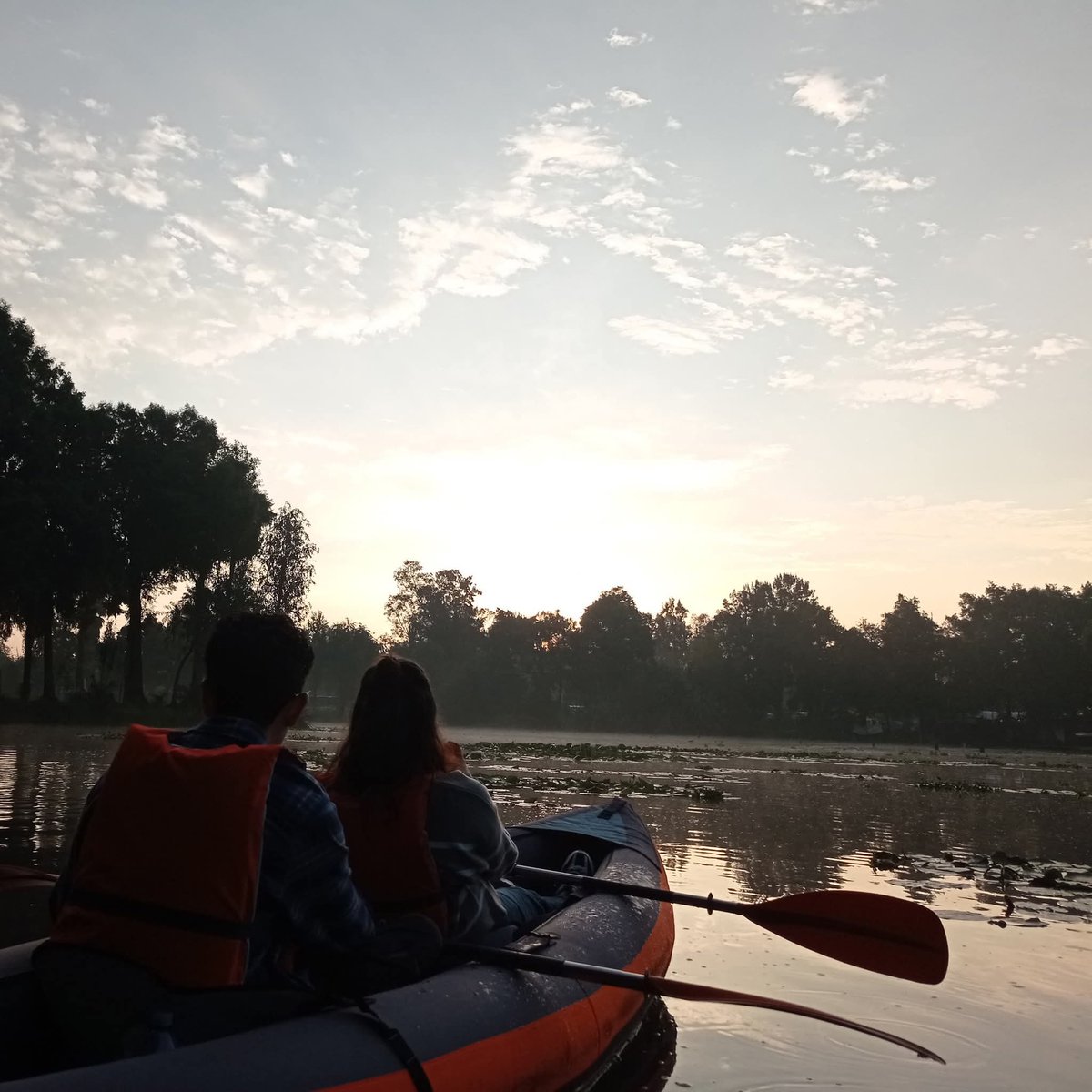AcalliKayakClub's tweet photo. #AcalliKayakClub #KayakXochimilco #RutaDelToro #AmanecerEnKayak #Xochimilco #LagunaDelToro #AventuraEnKayak #AmanecerMágico https://t.co/Jgv2wsl9wZ