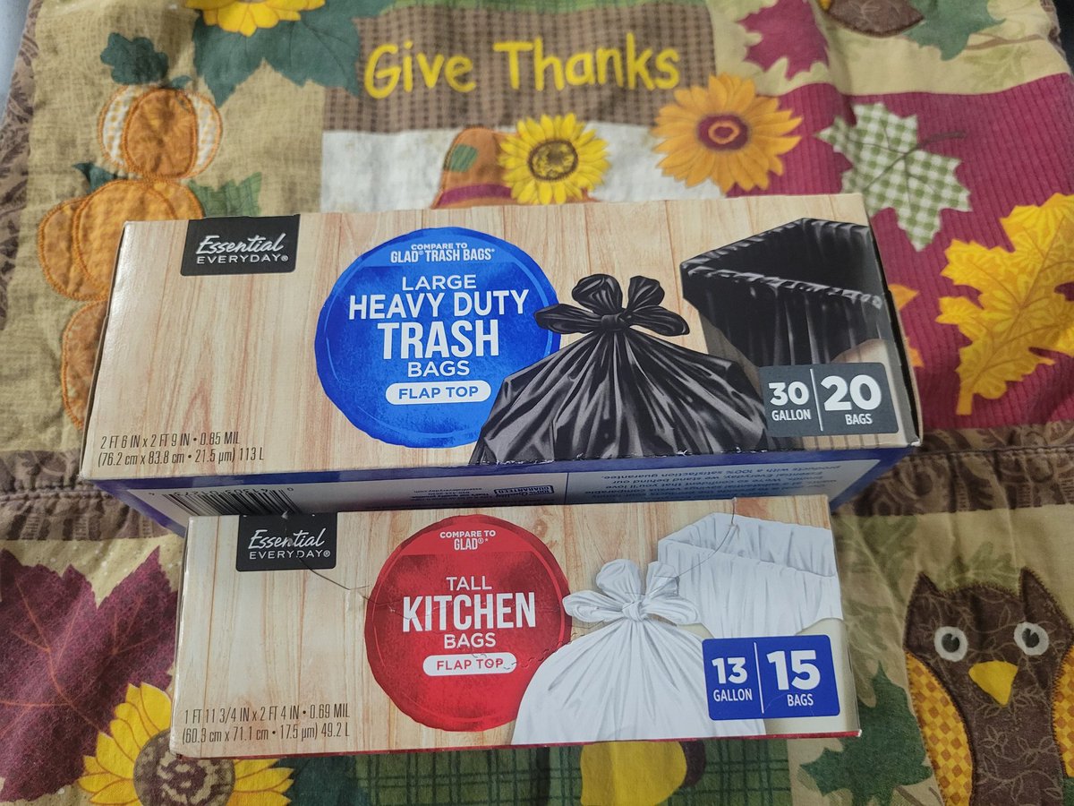dulcebombomcito's tweet photo. Tuesday: November 25,2025. @RednersMarkets #Redners #PA. SR Cookie Dough:$2.99. Essential Large Heavy Duty Trash Bags:$3.69. EE Tall Kitchen Bags:$2.59. Goya Evaporated Milk:$2.49. Goya Condensed:$3.39. Secret Deodorant Roll:$3.99. π https://t.co/7n8jOHwSCl