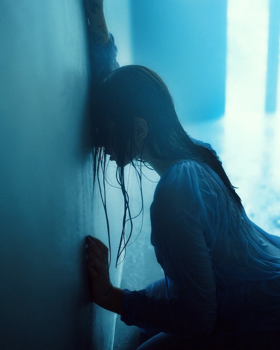 Dejar al otro transitar el camino de las lágrimas sin ponerle un pie en el alma es amor.

🖋️Lorena Pronsky
📷Web