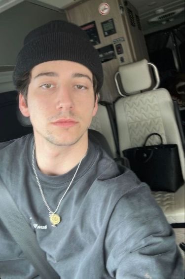 keerymaximoff's tweet image. sharing my Harris &amp;amp; Troy fancast because they’re my angels and I love them #heatedrivalry #rolemodel