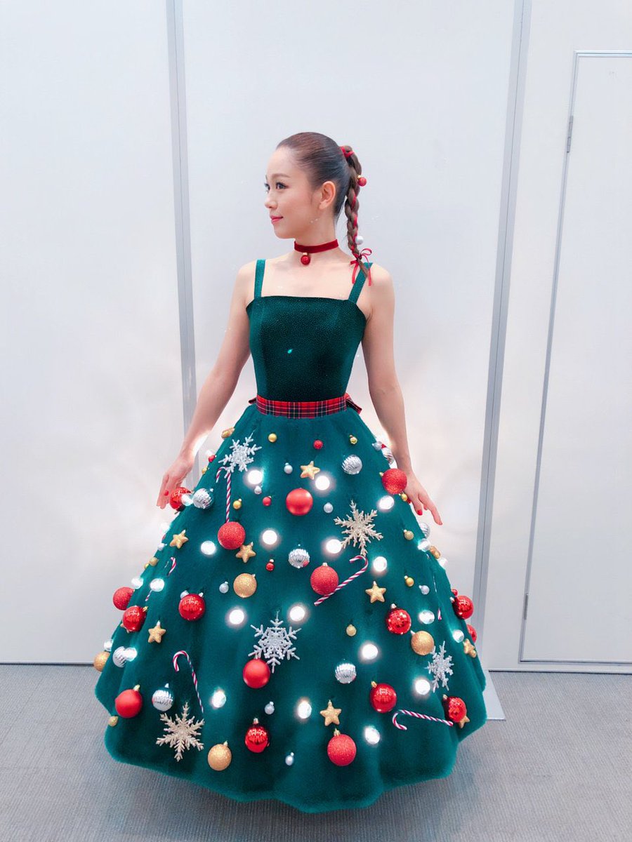 クリマジ2daysはツリードレスで参戦します🎄🎀

2018年のMステクリスマススペシャルで見て一目惚れした衣装😍

オーナメントから後ろのリボンから胸元のラメまでいっぱいこだわって作ってもらいました✨✨✨

会える人写真とりましょね🫶🏻