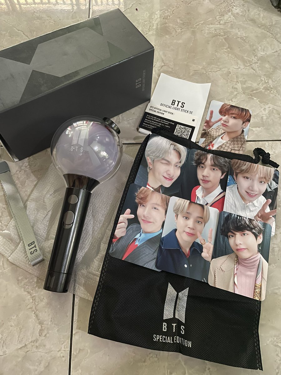 rjinnie29's tweet photo. WTS bts lightstick armybomb SE

- good condi, fullset, full mpc, minus barcode sudah dipake
- belum pernah dipake konser
- tidak pernah jatuh dan tidak lecet
- free 3 baterai

600k (nego)

dom jateng

.tags Wts wtb ina armybomb army bomb special edition SE bts AB LS SE Lightstick https://t.co/Tq8vANtCdB