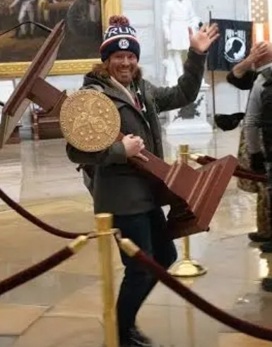 BestNashTransit's tweet image. Only Democrats are dumb enough to believe that a dude who was invited by the Capitol Police to tour the Capitol is more treacherous than 6 senior legislators w/ top security clearance that openly called on the entire U.S. military to defy the CIC.