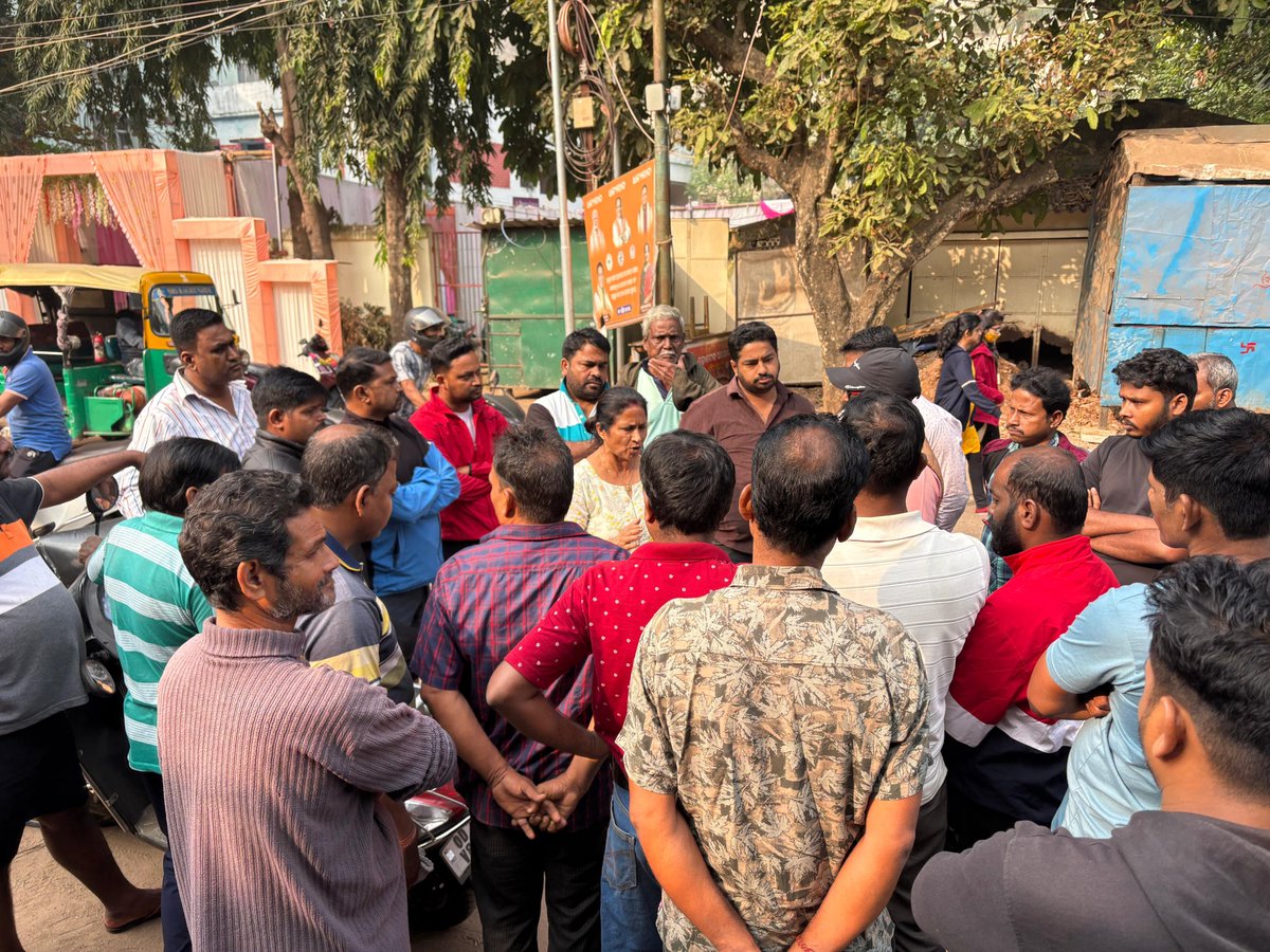 MayorofBBSR's tweet image. Visited Nuasahi, Nayapalli locality under Ward No. 39 in #Bhubaneswar to meet street vendors near HDFC Bank and discussed about safer, organised and accessible spaces for their stalls on Wednesday. 
#FieldVisit #UrbanDevelopment