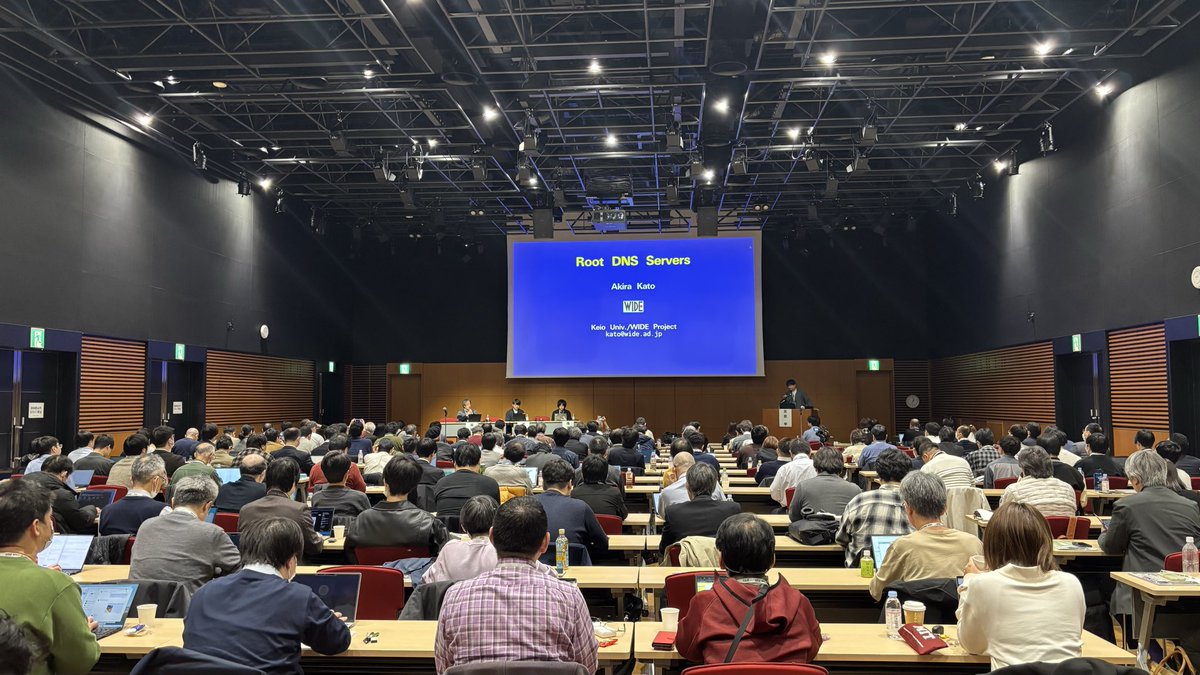 InternetWeek_jp's tweet image. #InternetWeek_jp 今年もやってまいりました恒例　D1「DNS DAY」です。最初のセッションはDNS update、慶應大加藤さんによるRoot Zoneのアップデートを皮切りに、技術・運用・政策とDNS全貌のイマココを聞くことができます！