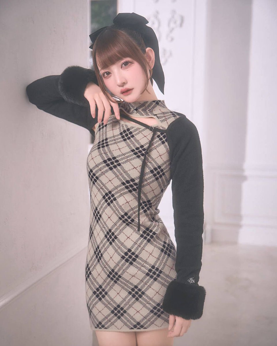 𝐍𝐄𝐖 𝐀𝐑𝐑𝐈𝐕𝐀𝐋 】 上品チェック×ニットボレロの2点setアイテム