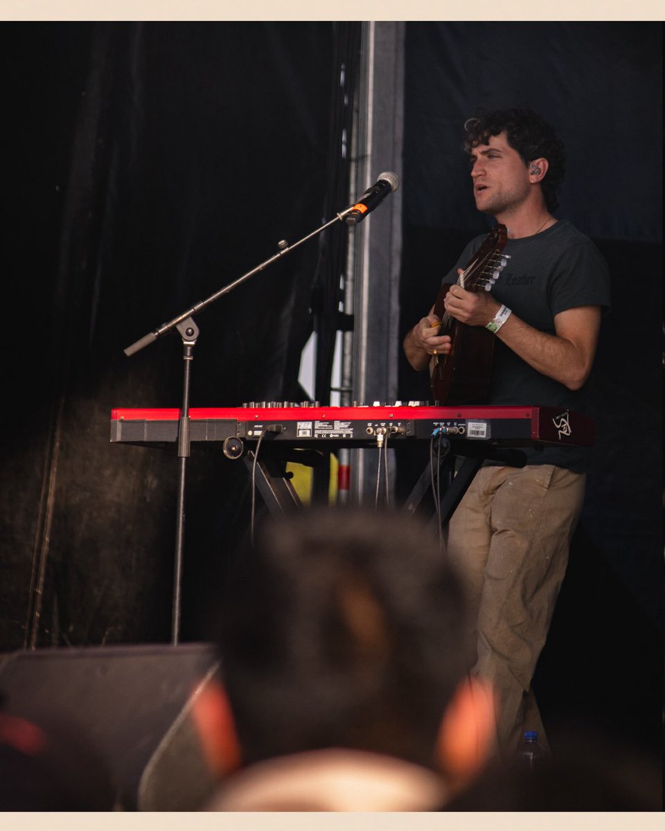 todoindierock's tweet image. El español @guitarricadelafuente se presentó en el #TecateComuna 2025

📸 x @eddysseomx 
🖊️ @apodacabooking | @apodacagroup | @tecatecomuna | @ocesa_total | @eticket 

#TodoIndieRock