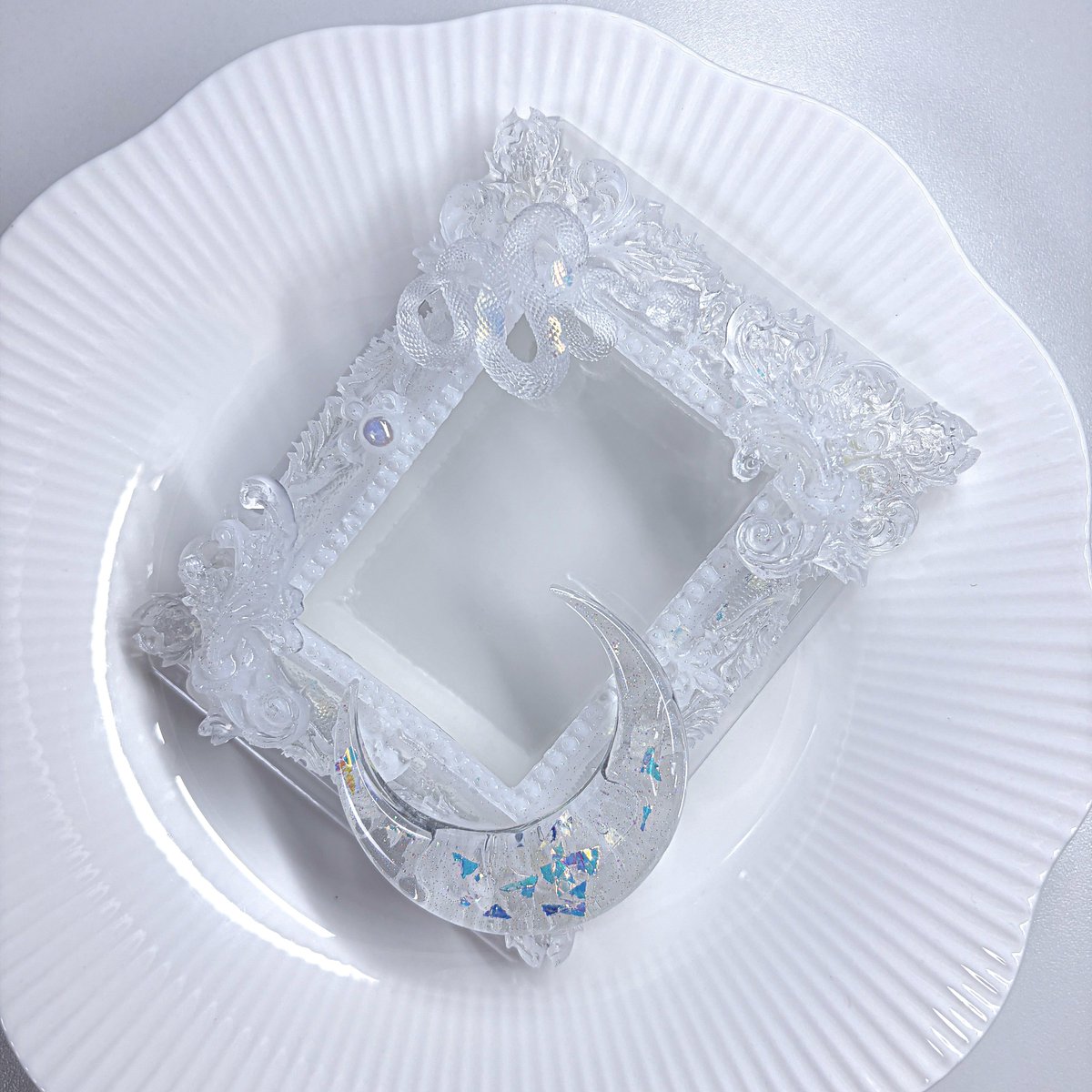 pleinlune0211's tweet image. 🤍 #RT + #Follow 이벤트 🤍

리트윗 + 팔로우 해주신 한 분에게 사진 속 탑로더를 보내드립니다.

윗치폼에 다양한 탑로더들이 있으니 많은 관심 부탁드려요!

witchform.com/p/sb3VHUyO9I

#탑꾸 #탑로더 #액자탑로더 #레진탑로더 #플룬탑꾸