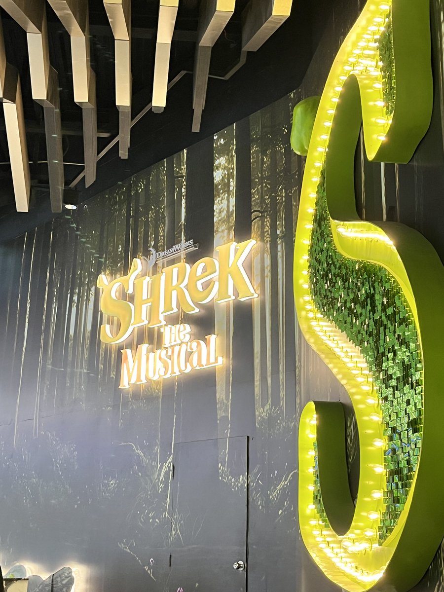 _danidiary's tweet image. update abt life outside acads :&amp;gt; IT WAS A 100000/10 pls it kept me laughing at every scene 😭😆🤣

i hope they’ll perform the other shrek stories in the future bcs i think it’ll be worth it too 😆🫂