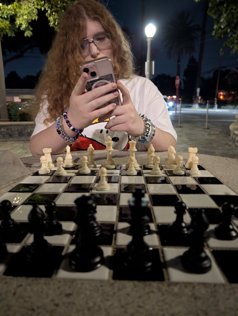 lunarIullaby's tweet image. we stalemated in an hour