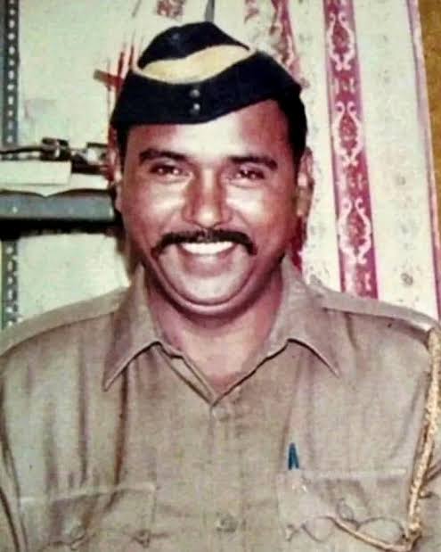 vikrantkumar's tweet image. 26/11 will always remind us of two truths: There was a clear intel warned of a terror strike from the sea, CONgress Govt failed to act on it, instead they tried to push the fake narrative of “Hindu terror.”

But their script collapsed the moment Tukaram Omble stepped into…