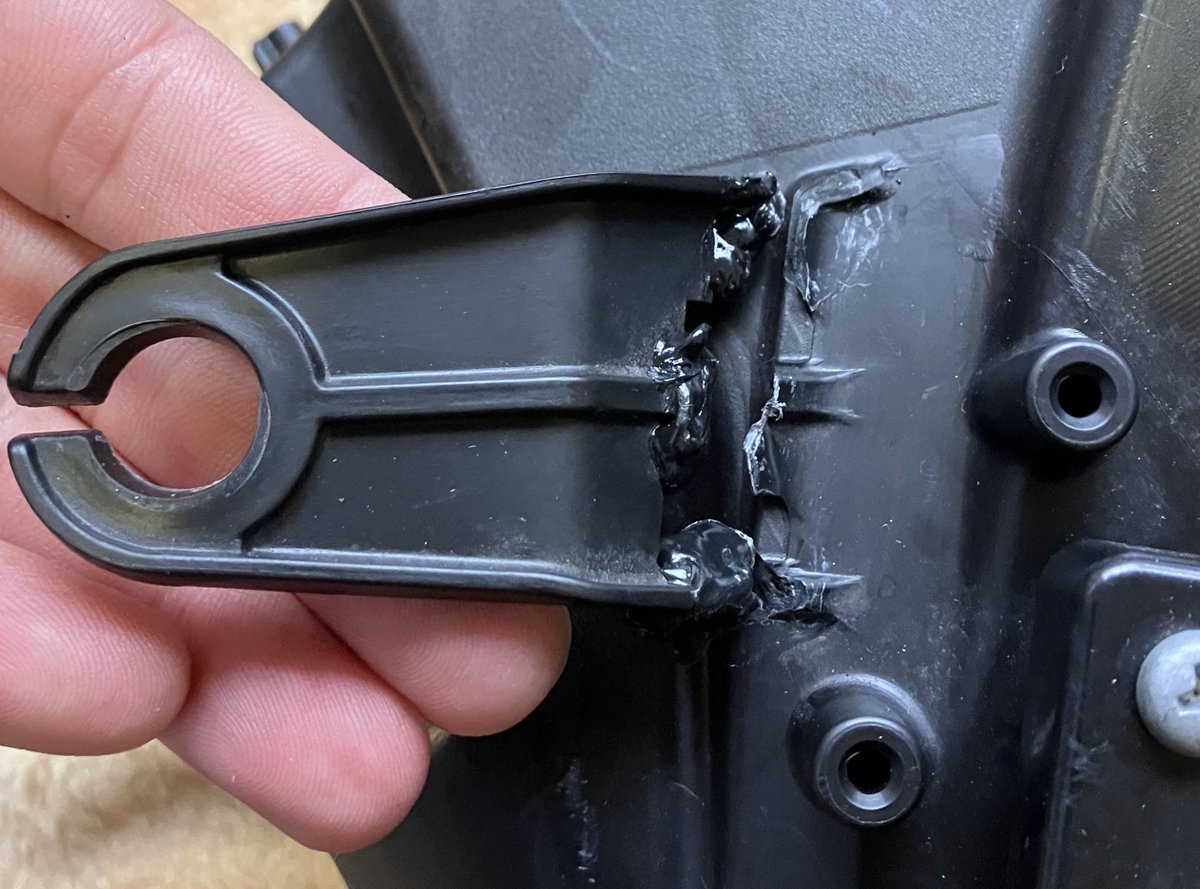 【値下げ可】アコード CR6 左ヘッドライト ステー折れ ヘッドライトのステーが折れた場合・・・ 昔は針金溶かして埋め込んで