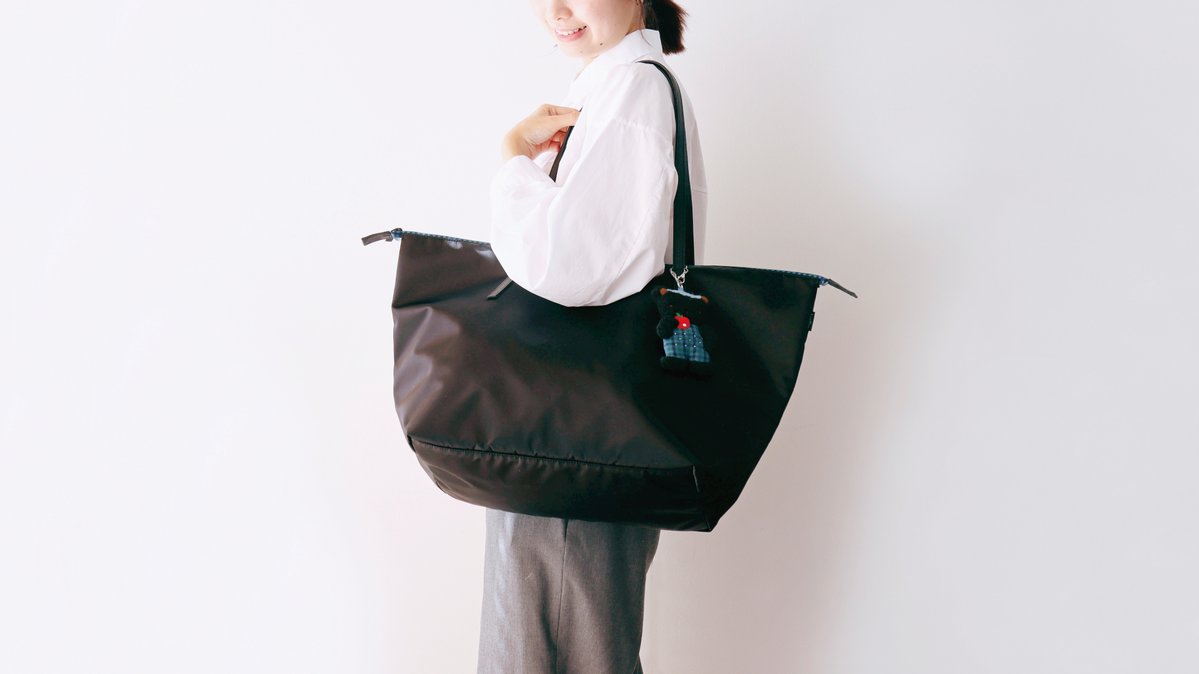 NEW！／ ポイント交換アイテム✨ 手刺繍の豪華なチャームとファミリア