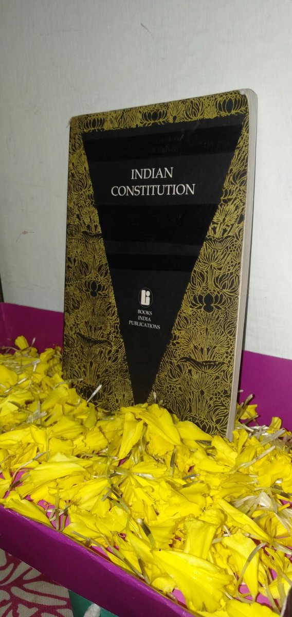 संविधान को घोट लेना है ताकि आपको पता रहे कि अधिकार क्या है सीआरपीसी आईपीसी को ठीक से पढ़ना है ताकि कोई आपके खिलाफ जाती ना कर सके । हर नागरिक को पता होना चाहिए मेरे क्या अधिकार है और मै राज्य से क्या उम्मीद कर सकता हु !
#ConstitutionDay